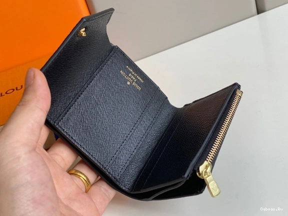 ZOÉ WALLET VUITTON LOUIS 1228